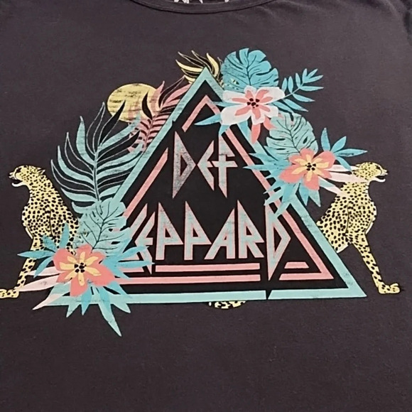 Deff Leppard 2021 Bludgeon Concert Tee Shirt Tropical Graphic 100% Cotton - Picture 6 of 7